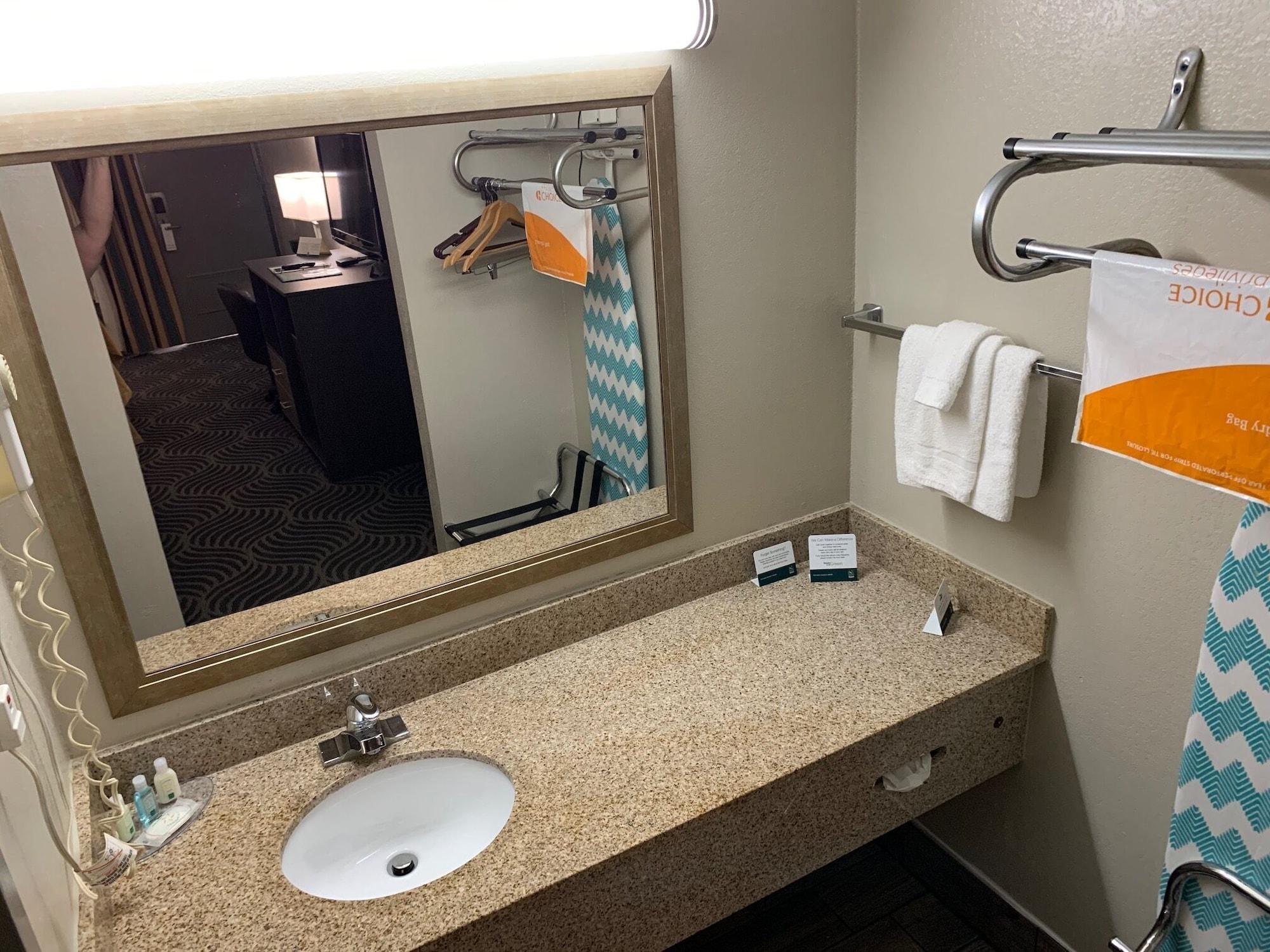 Quality Inn Newport Eksteriør bilde