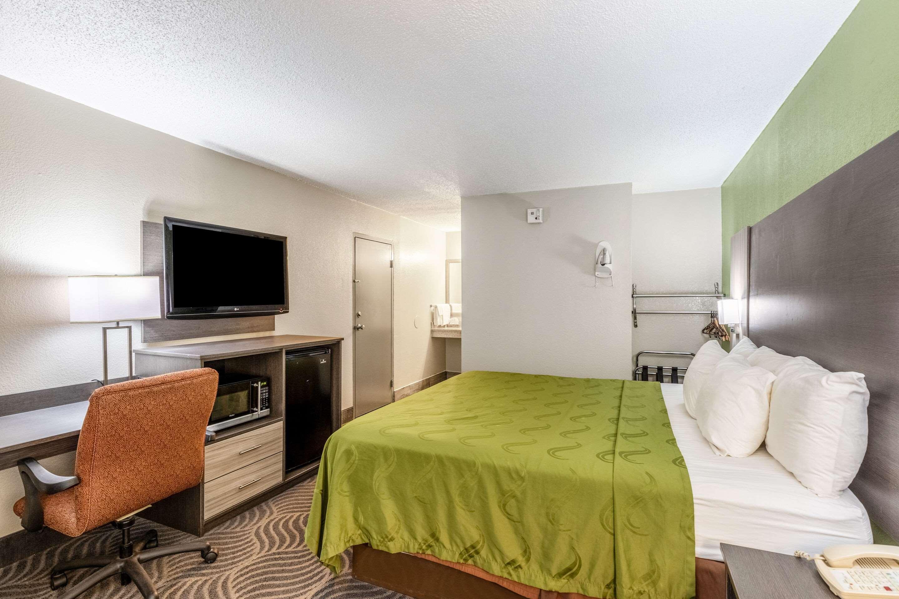 Quality Inn Newport Eksteriør bilde