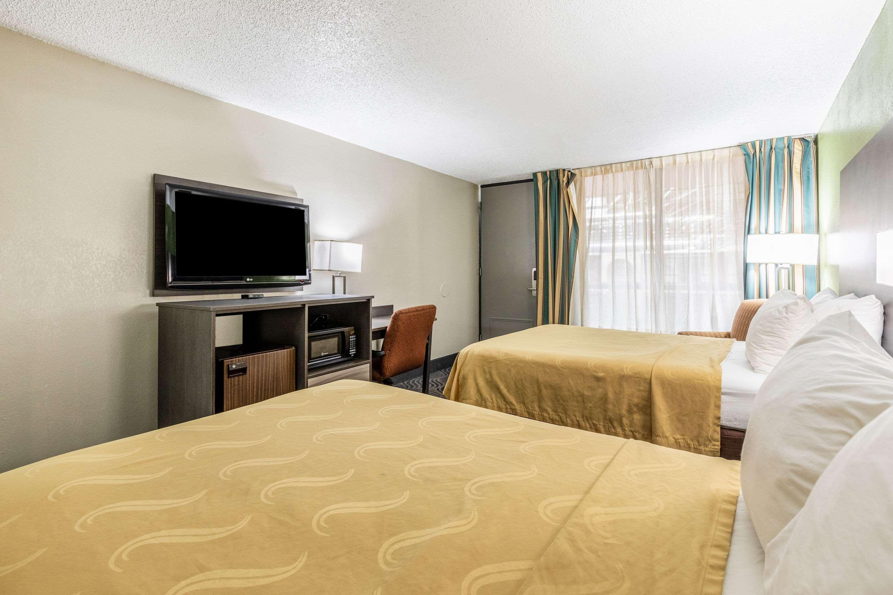 Quality Inn Newport Eksteriør bilde